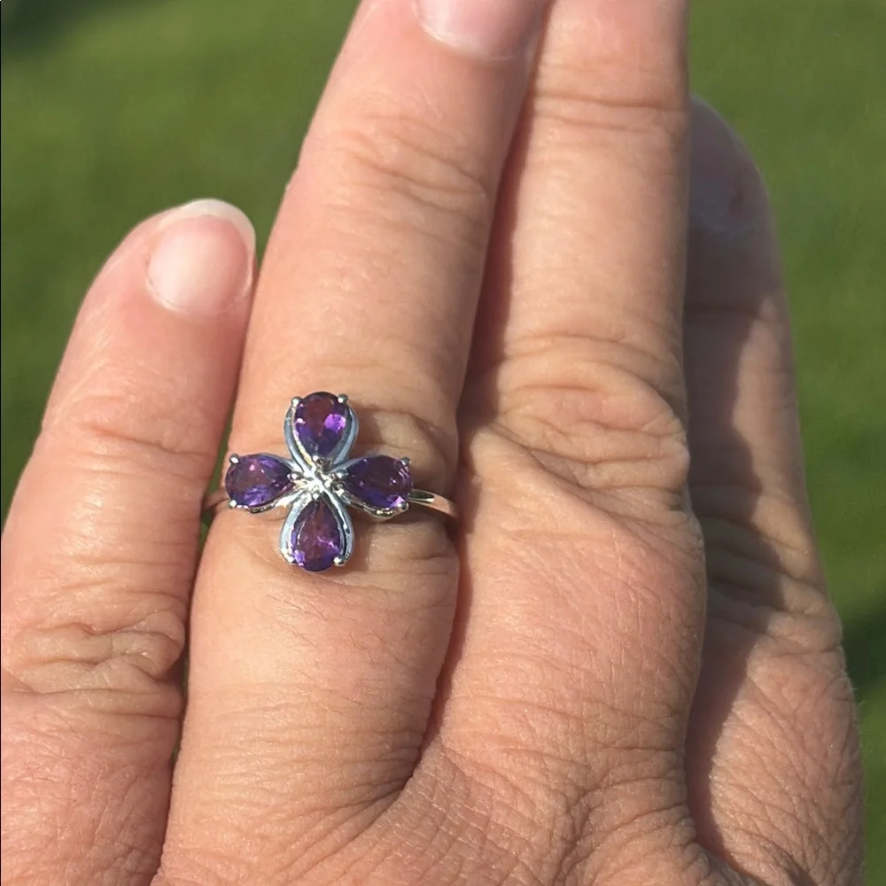 Natural 3.20 carat Genuine Amethyst Pear Cut 4-leaf clover ring Size 8